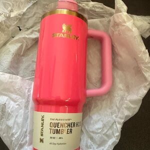 Stanley Pink Parade 30oz Quencher Tumbler Pink / Gold LIMITED